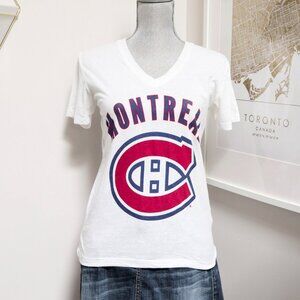 Montreal Canadiens V Neck Logo Tee 🏒  FOREVER 21